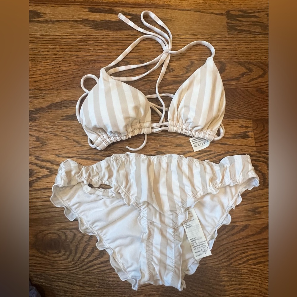 Hollister Swimwear in white and tan
